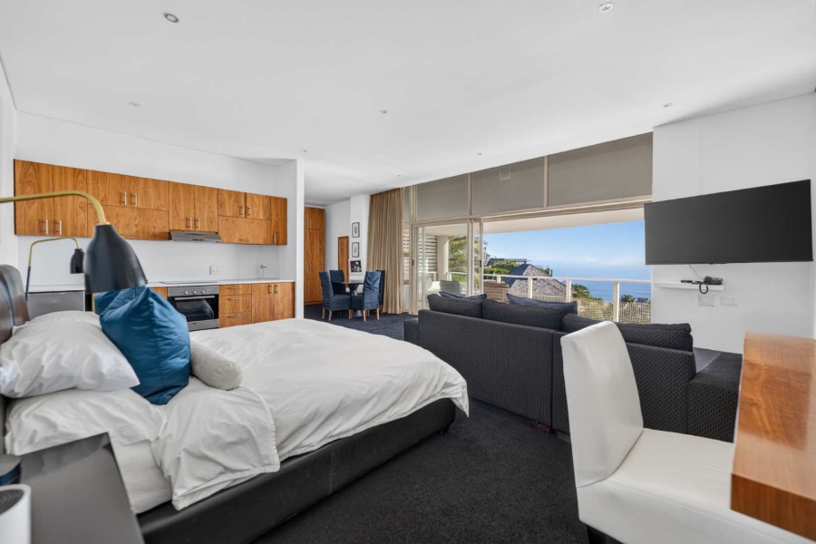 8 Bedroom Property for Sale in Bantry Bay Western Cape